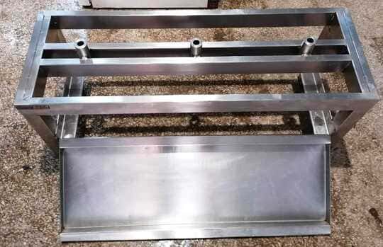 Βάση Γύρου Ανοξείδωτη Για 3 Σούβλες 89x31x40Cm Μεταχειρισμένη